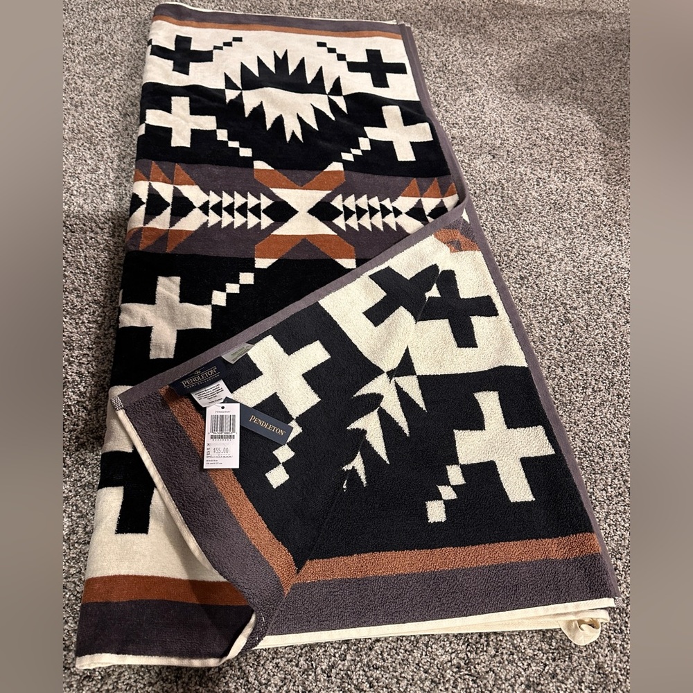 Pendleton 100% cotton oversized towel. NWT!